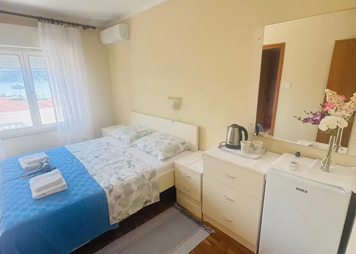 1 Seaview Guest house *