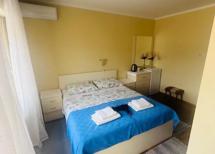 1 Seaview Guest house Rab Town